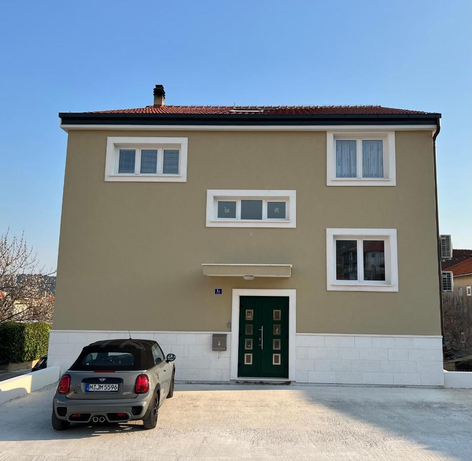 Vila Zrina - Apartmani Trogir Dış mekan fotoğraf
