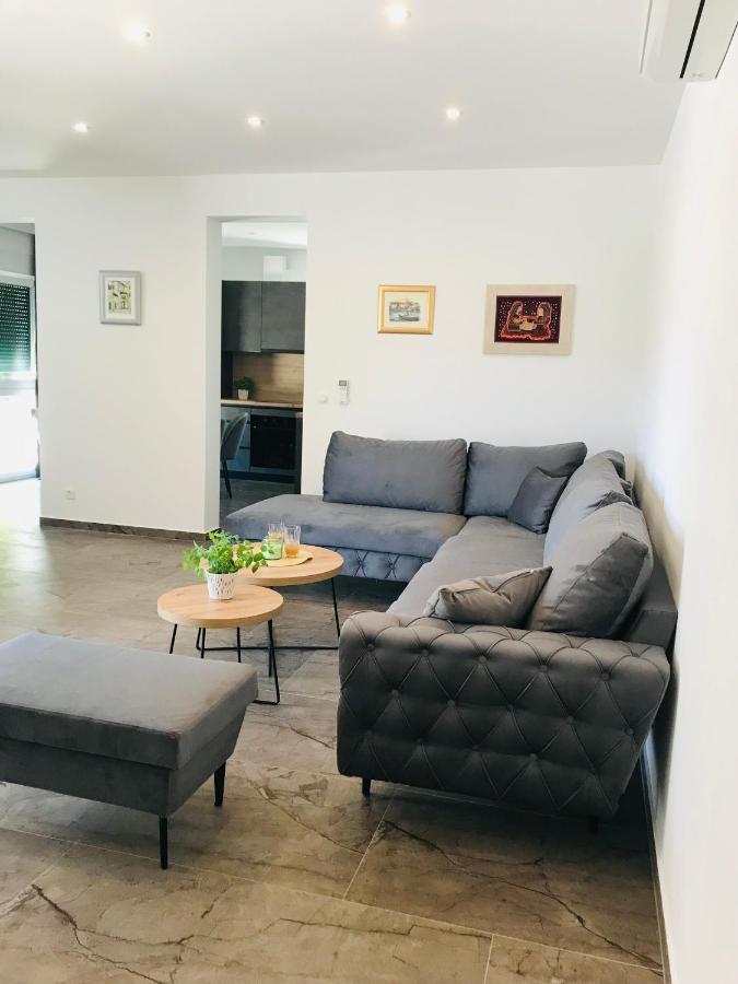 Vila Zrina - Apartmani Trogir Dış mekan fotoğraf
